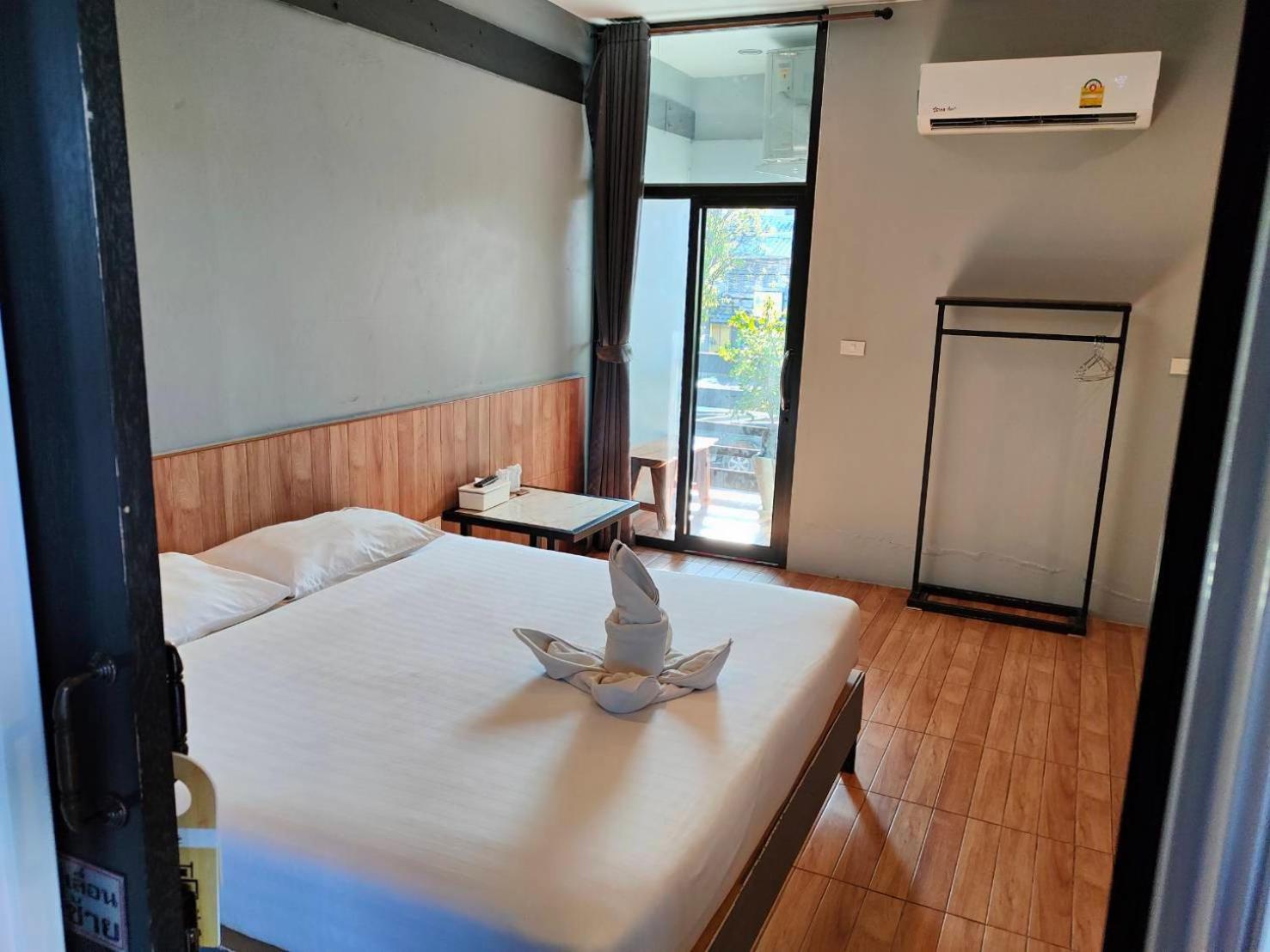 Zea Zide Hotel 班武里府 外观 照片