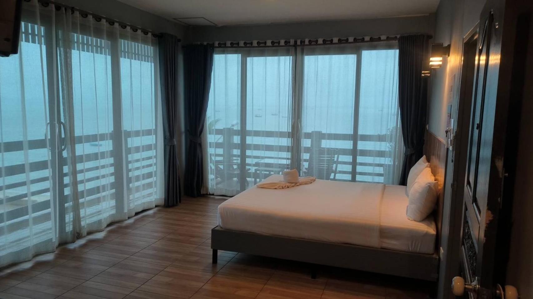 Zea Zide Hotel 班武里府 外观 照片